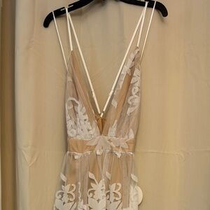 Luxxel White & Nude Floral Mesh Maxi Dress – Size M – NEW WITH TAGS